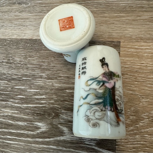 Vintage Chinese Porcelain Two Piece Toothpick Holder - Picture 8 of 8